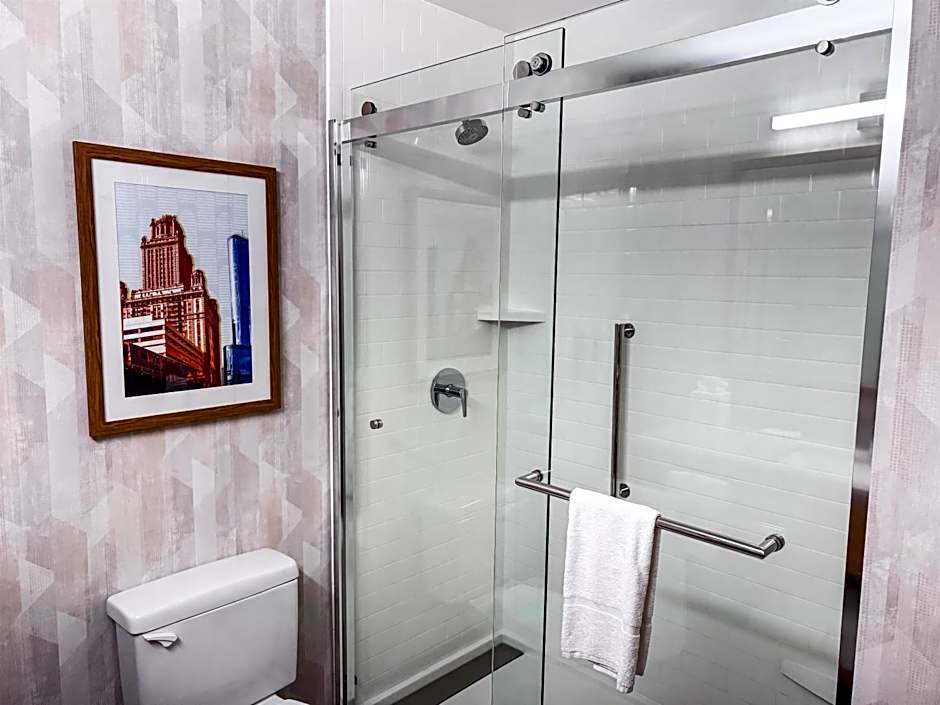 Hampton Inn & Suites Addison
