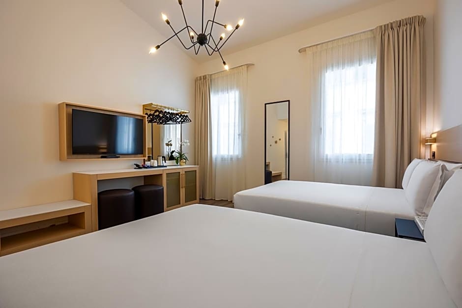 Globus Urban Hotel