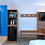 Holiday Inn Express & Suites Milton East I-10 By IHG