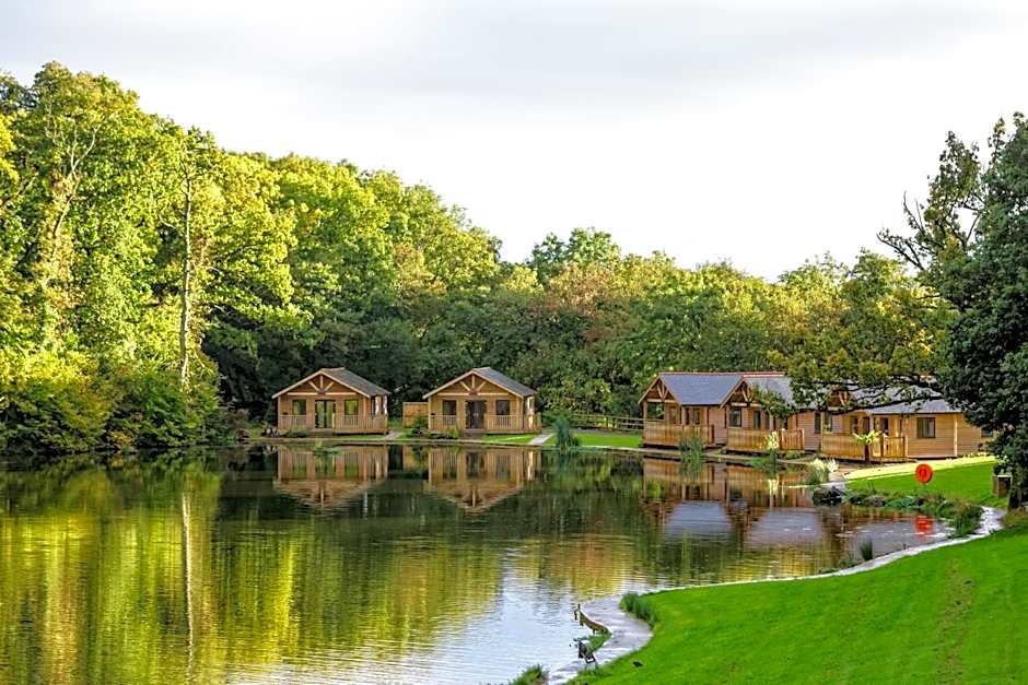 Canada Lodge and Lake