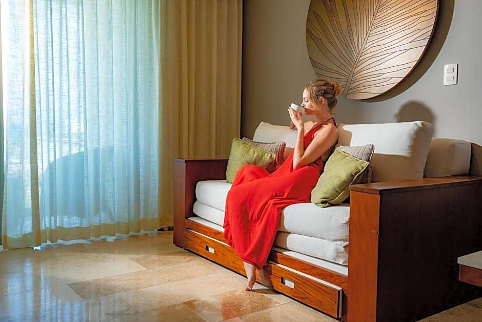 The Reef 28 - Adults Only - All Suites - Optional Gourmet All Inclusive