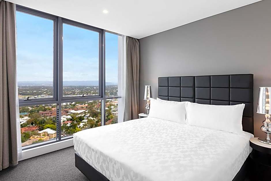 Meriton Suites Southport