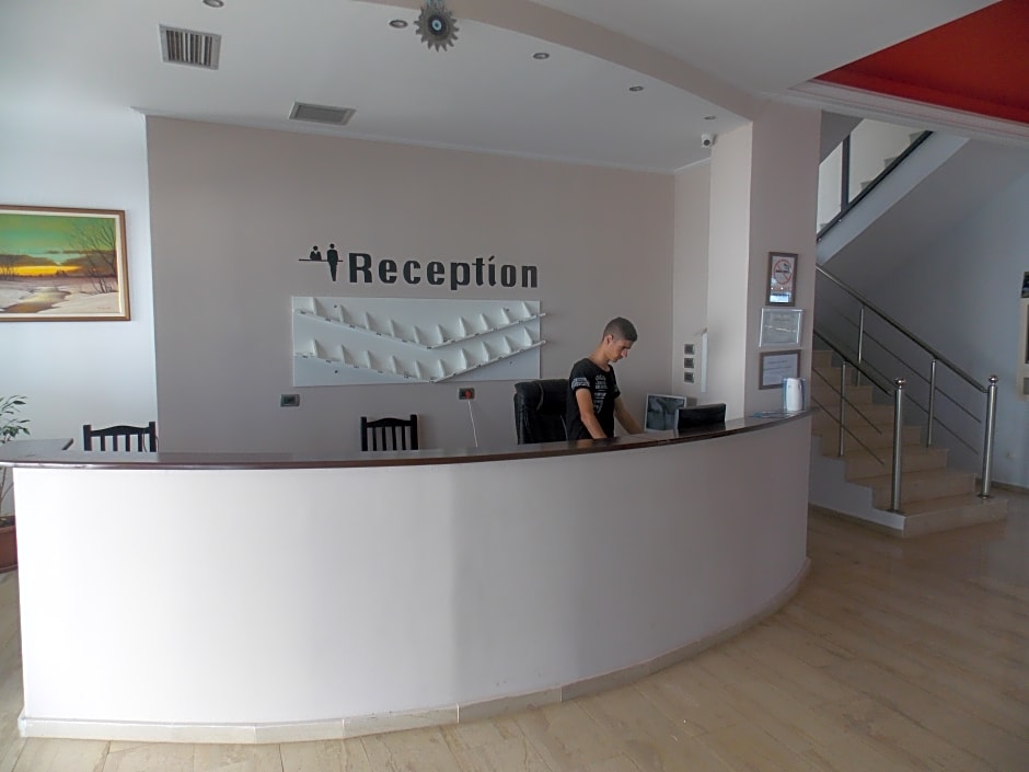 Hotel Joni Kompleks