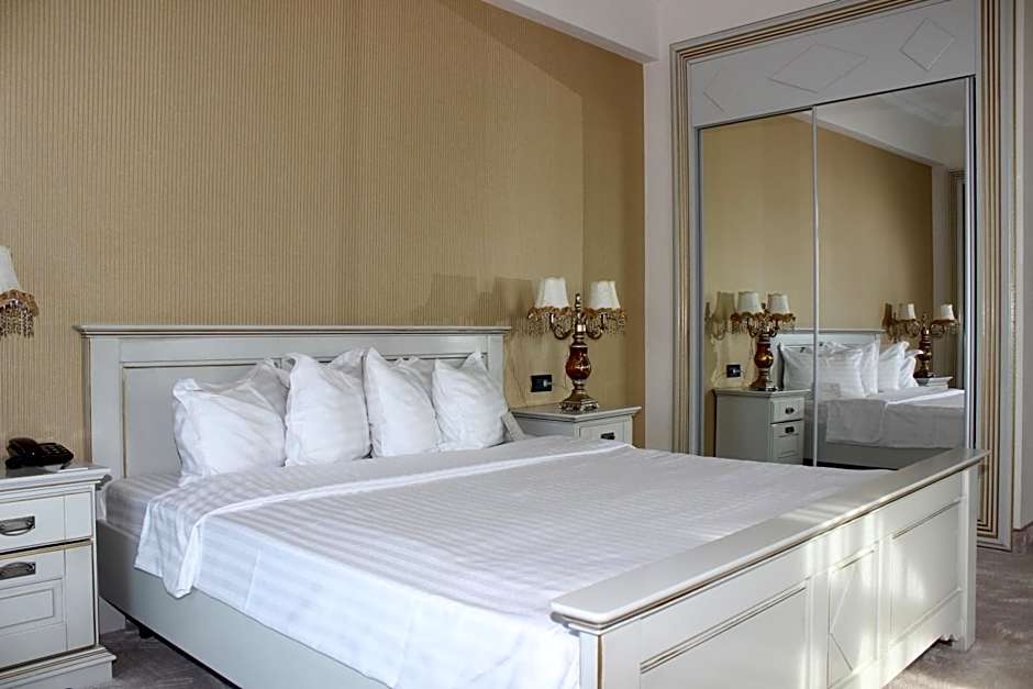 Phoenicia Grand Hotel