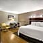 Red Roof PLUS+ & Suites Knoxville West-Cedar Bluff