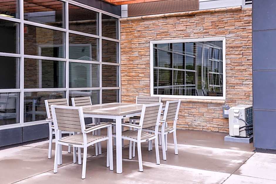 Country Inn & Suites by Radisson, Ft. Atkinson, WI