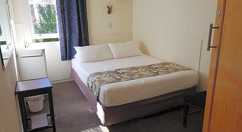Whakatane Hotel