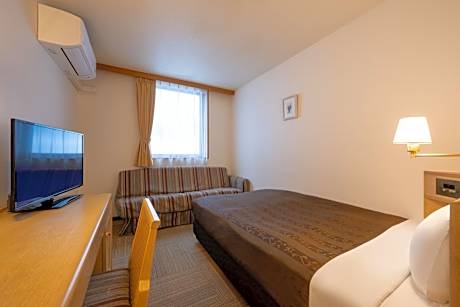 Single Room with Private Toilet - Non-Smoking