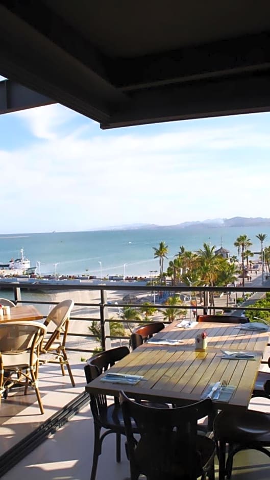 Seven Crown La Paz Malecon