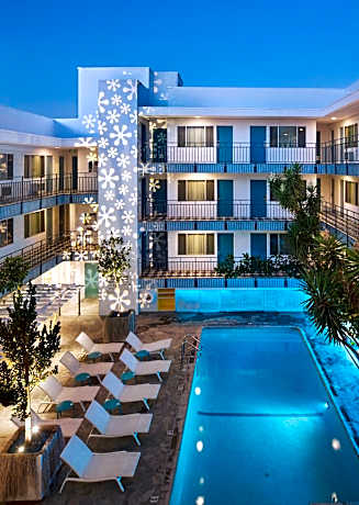 Beverly Laurel Motor Hotel