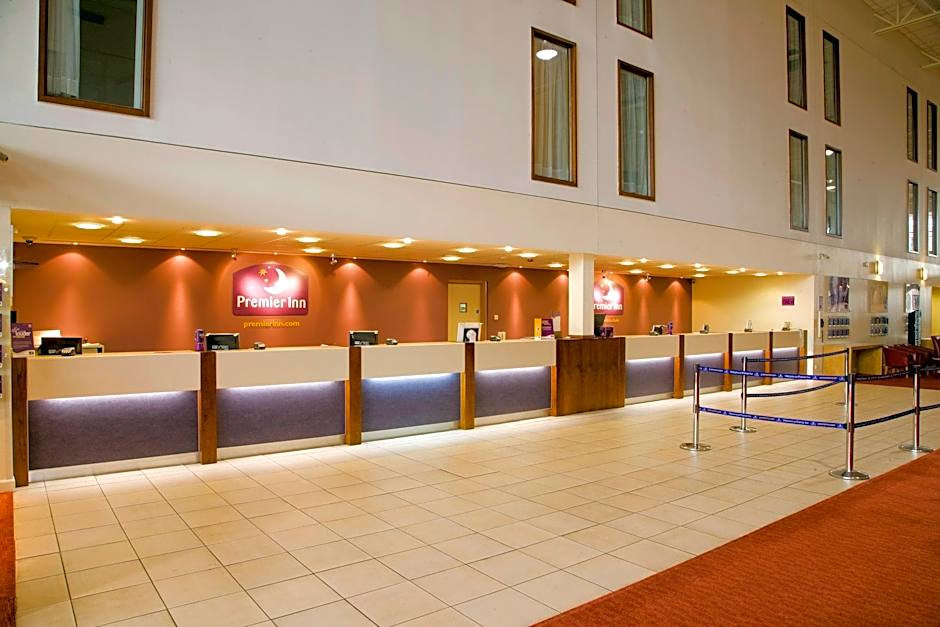 Premier Inn London Heathrow Airport T2 & T3 - Bath Road