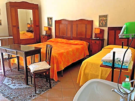 Quadruple Room with Private External Bathroom