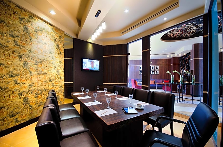 TONGTARA RIVERVIEW HOTEL