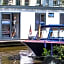 Amsterdam-Houseboat-Amstel