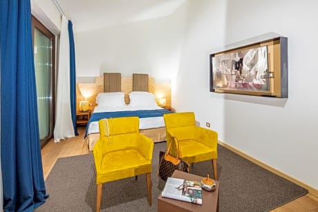 Double or Twin Room with Terrace and Partial Sea View - Annex
