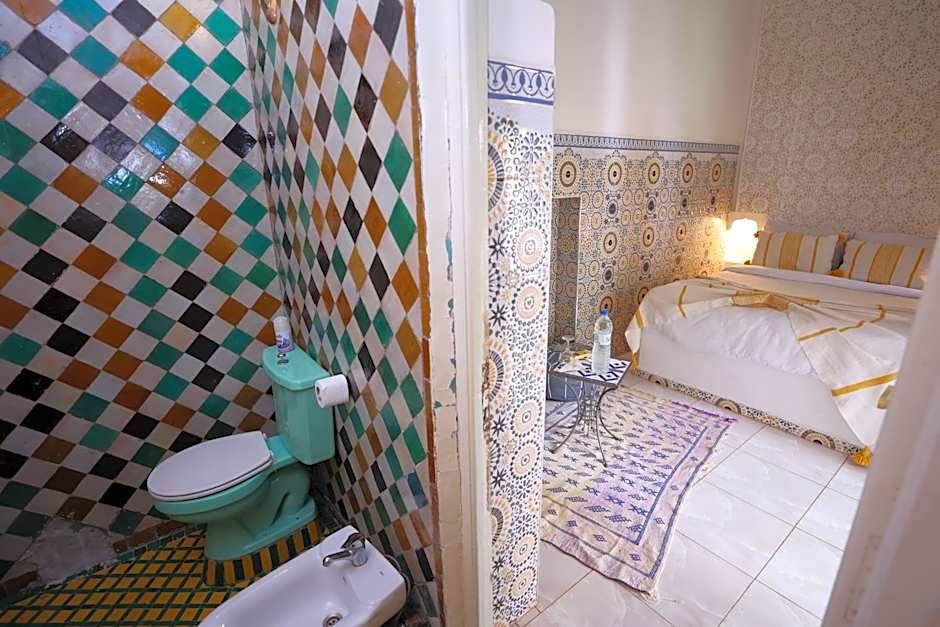 Riad O LY