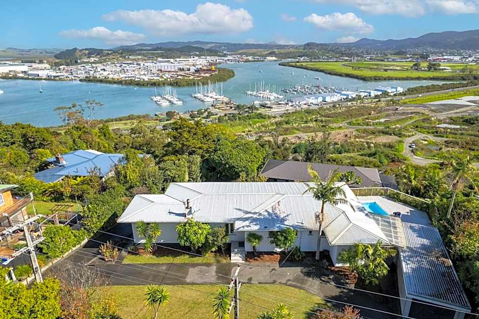 Oceanview Oasis - with pool and spa