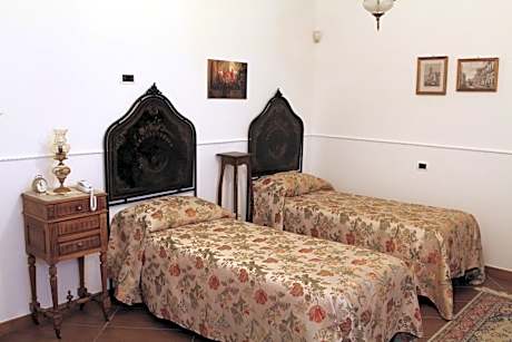 Triple Room with Bathroom