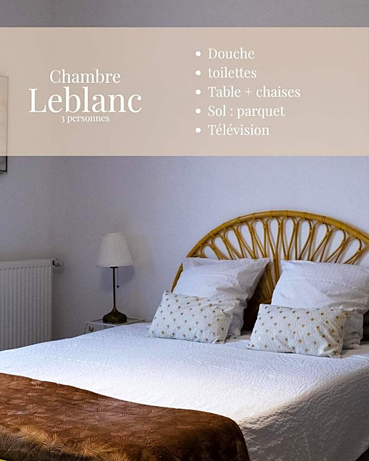 A La Villa Perroy les chambres sont spacieuses et les petit-déjeuners offerts