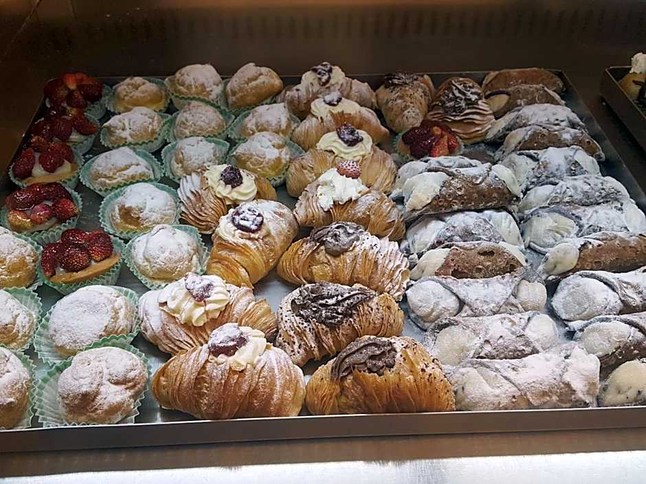 Euforia Napoli - Tre Sedi - Three Locations