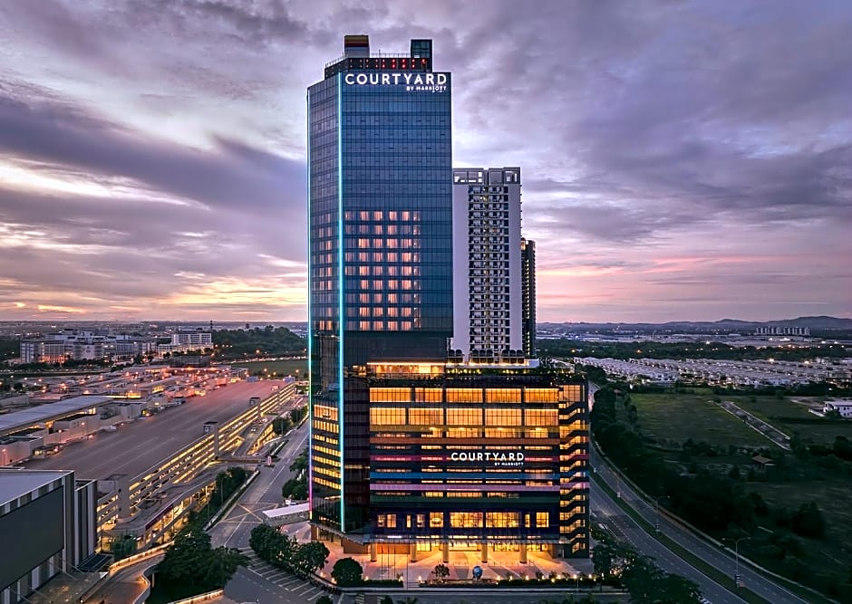 Courtyard by Marriott Setia Alam
