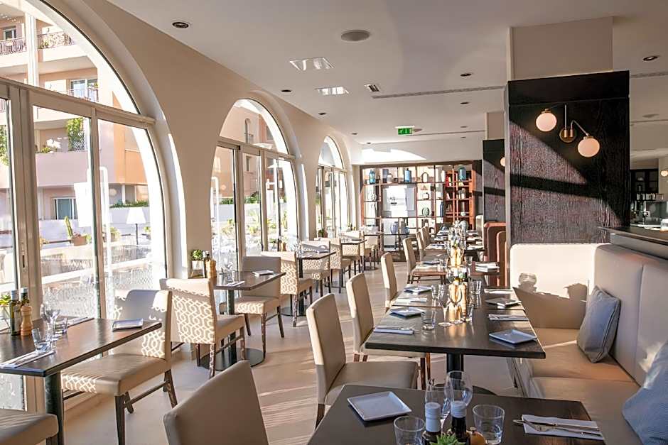 Columbus Hotel Monte-Carlo, Curio Collection by Hilton