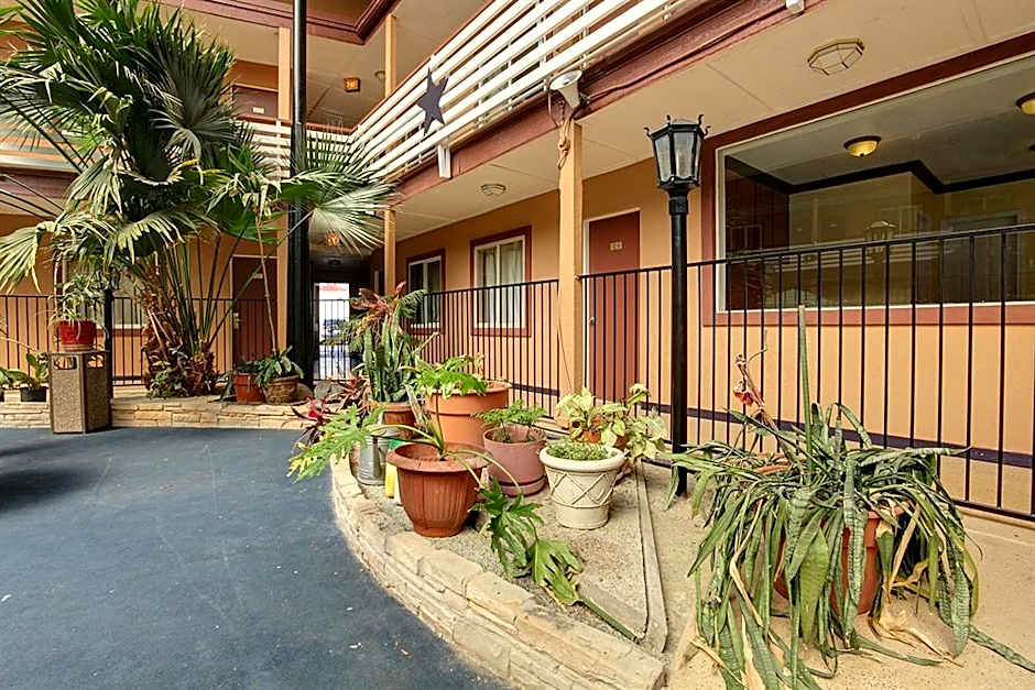 Americas Best Value Inn Arlington / Dallas