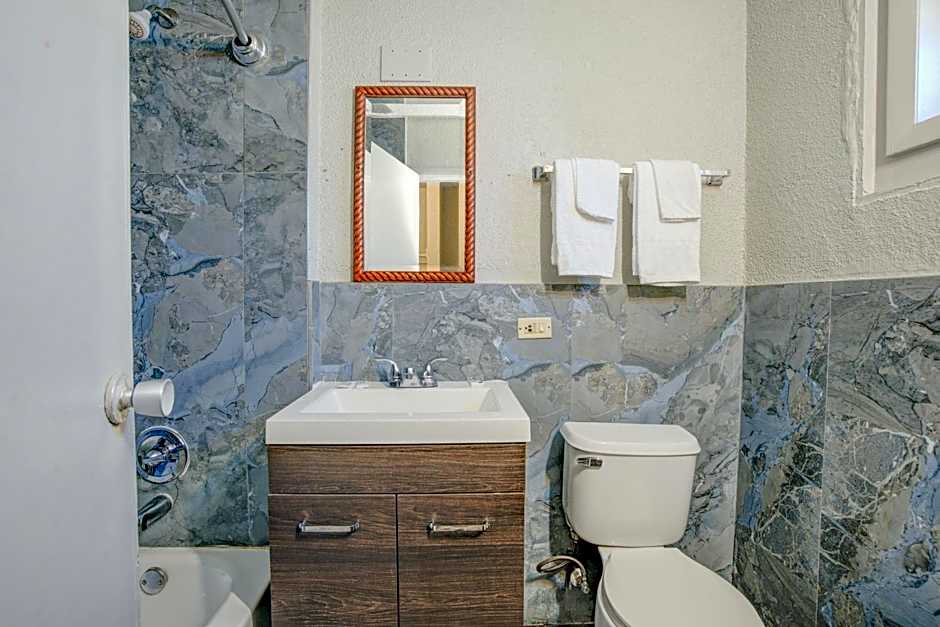 Hotel O Miami Inn & Suites Chicago Midway Airport