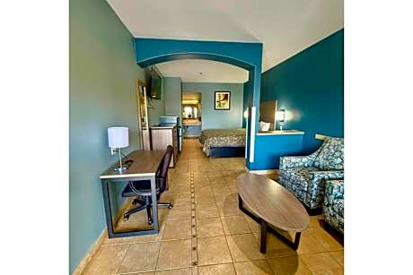 King Bed Non-Smoking with Jetted Tub