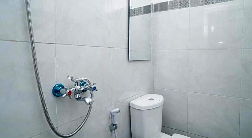 Sans Hotel Queen Batu