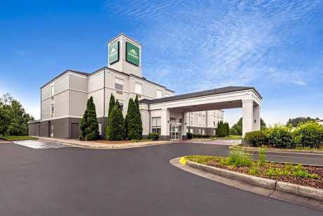 Wingate by Wyndham Dublin Near Claytor Lake State Park
