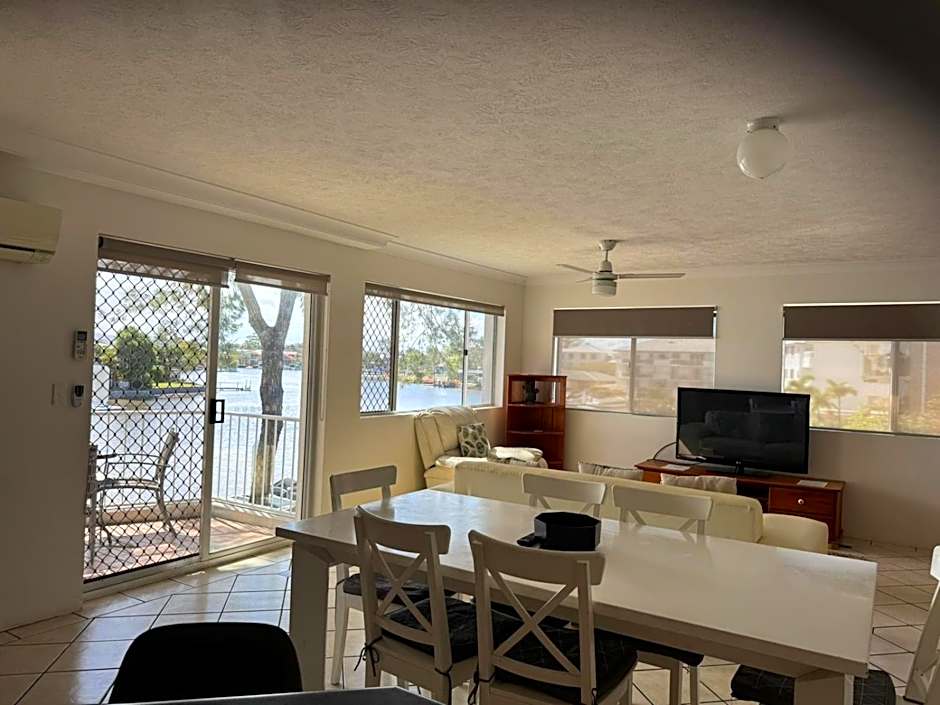 Pelican Cove Waterfront Apartment