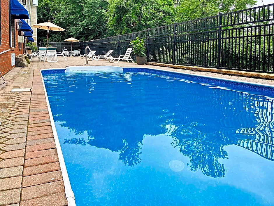 Comfort Inn & Suites Sturbridge-Brimfield