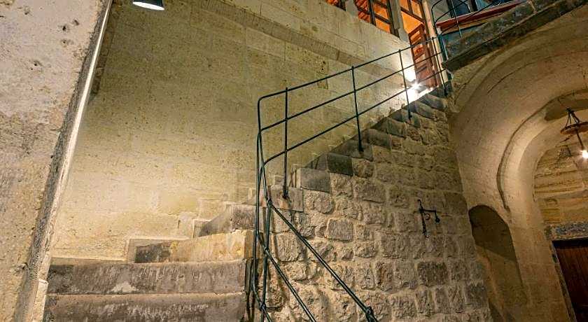 KAPALOS CAVE SUİTES