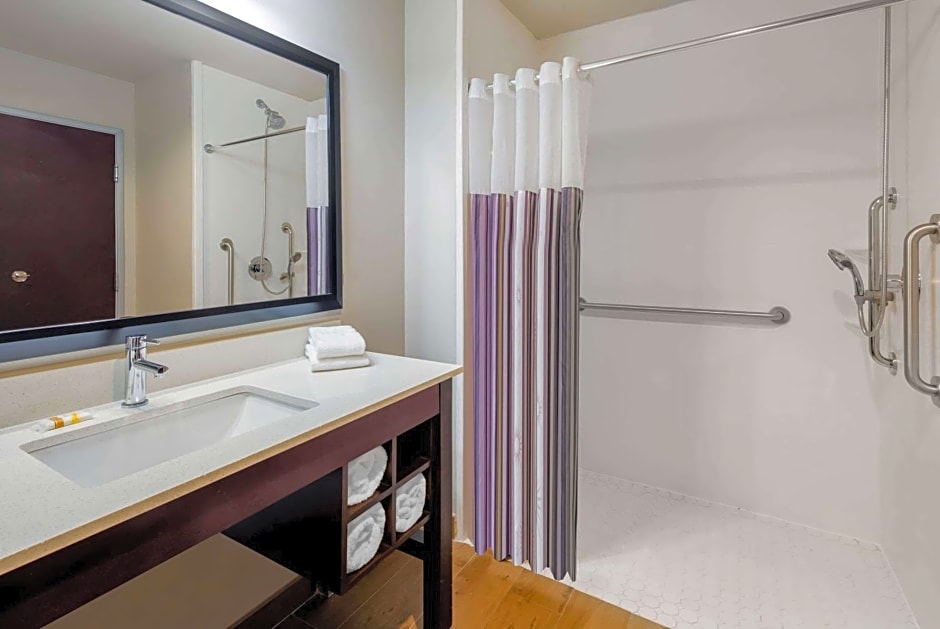 La Quinta Inn & Suites by Wyndham McAllen Convention Center