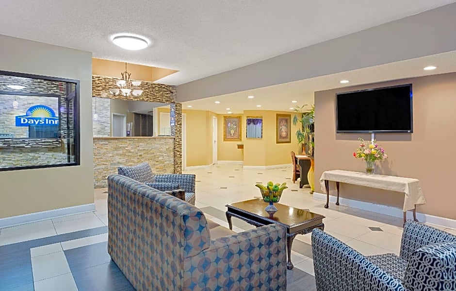 Days Inn by Wyndham Columbus