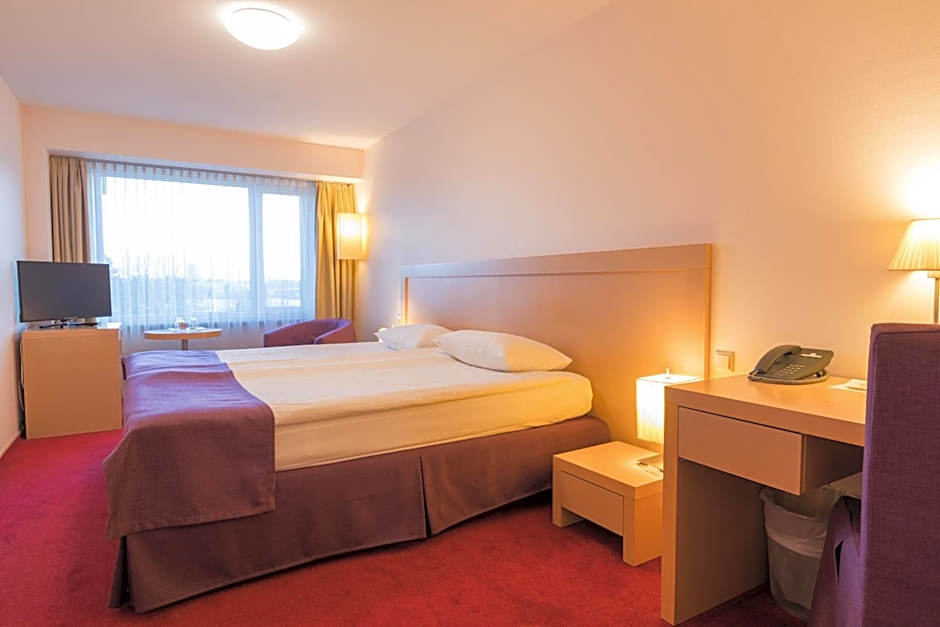 Riga Islande Hotel with FREE Parking