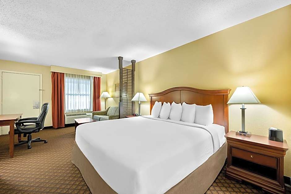  Best Western Coach House