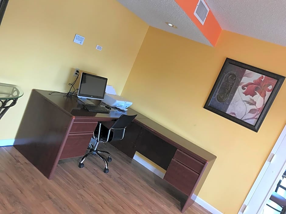 Super 8 by Wyndham Slidell