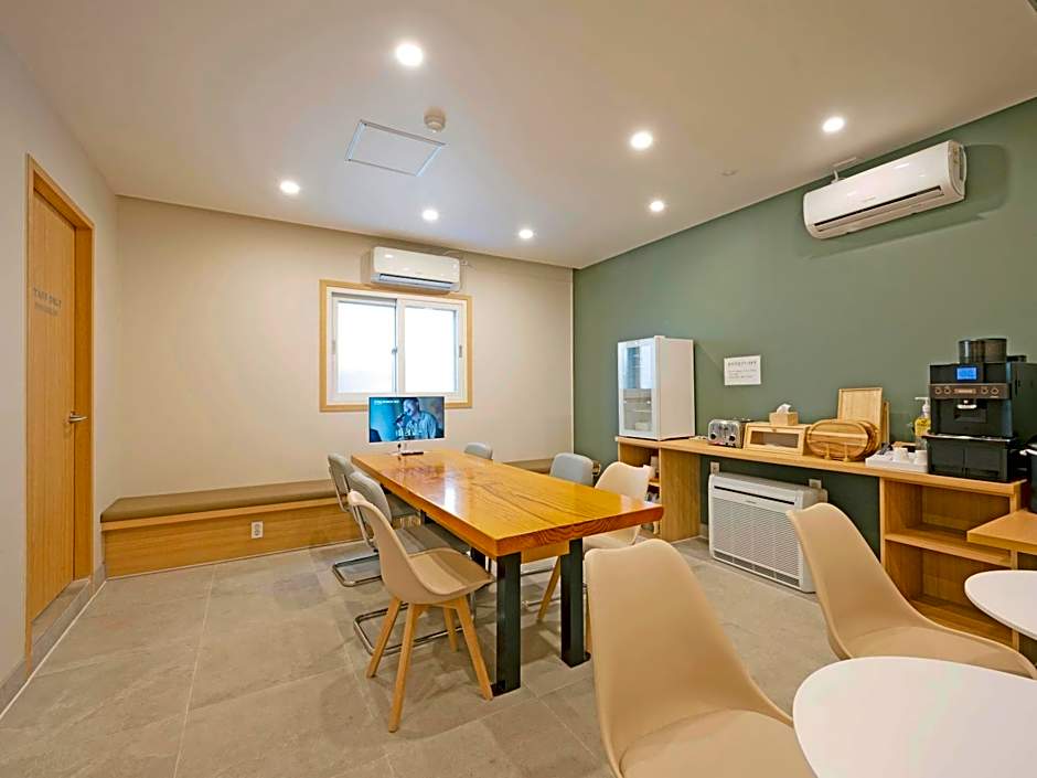 창원 호텔 레오 팔용점