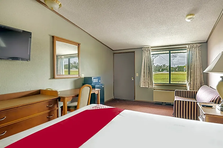 OYO Hotel Daleville AL Hwy 84