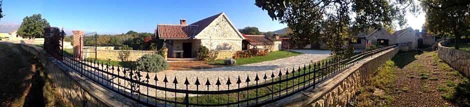 Micanovi Dvori Mobile Home Village Zrmanja