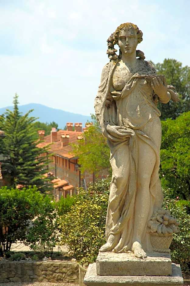 La Piazza di San Donato
