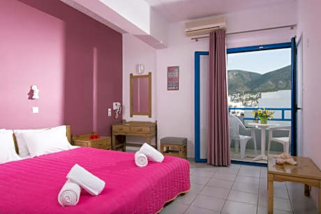 One Bedroom Apartment with Mountain View