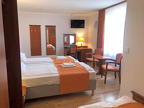 Triple Room with Private Bathroom