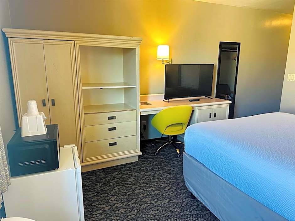 Photo 1 of 6 of Studio 1 Queen Bed Suite