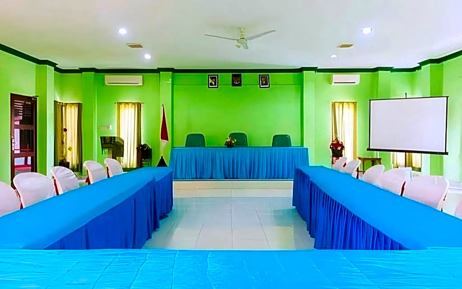 Super OYO 1682 Greenia Hotel