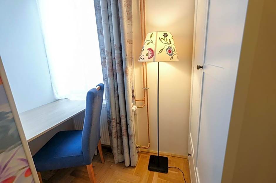 Acacia Private Rooms & Studios