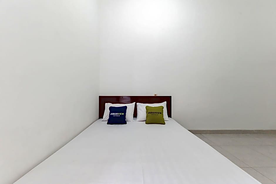 Urbanview Hotel Sabar Residence CSB Mall