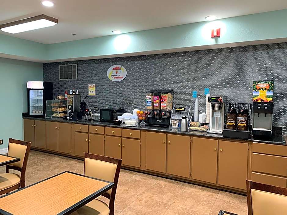 Super 8 by Wyndham Midlothian/Richmond Area